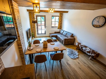 Apartmán 3.07 jídelní stůl - Kvilda